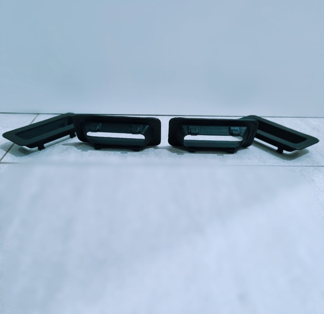 VL Commodore interior door lock surround