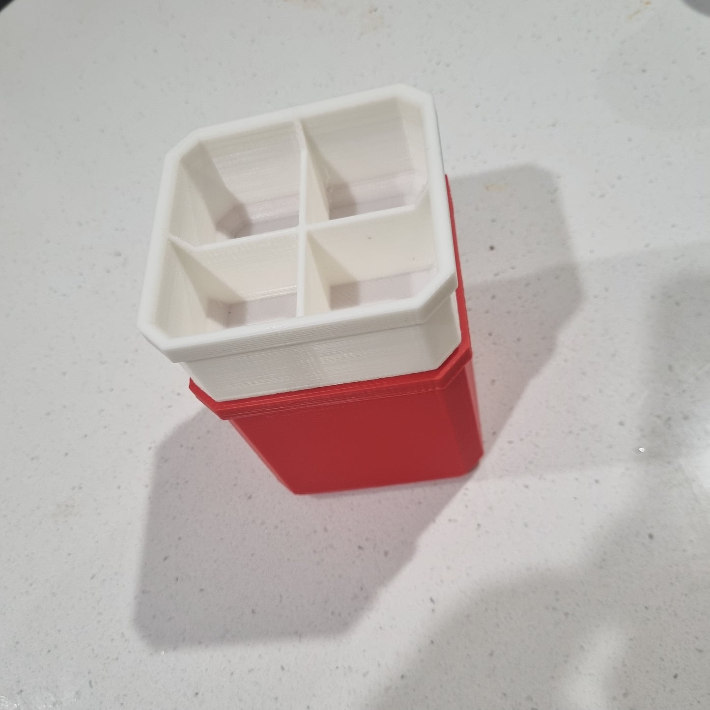 Slim packout organiser