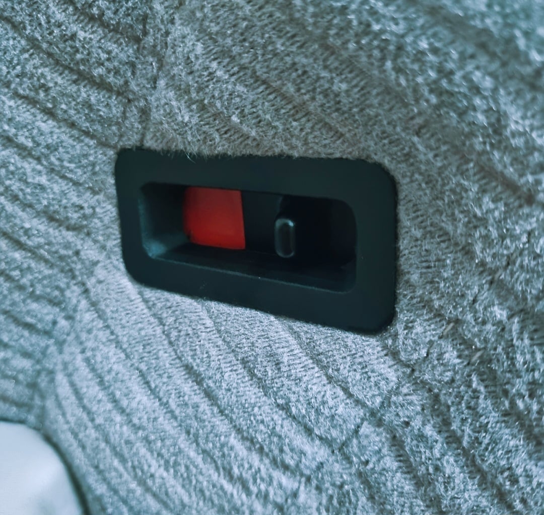 VL Commodore interior door lock surround